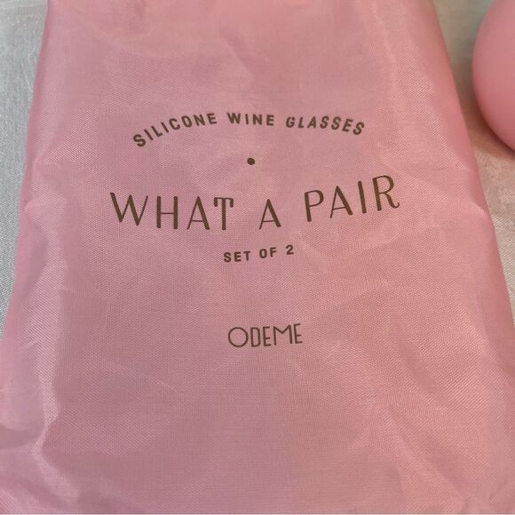 Travel Silicone Pink Wine Glasses with Pouch Picnic Odeme What a Pair - Picture 5 of 5